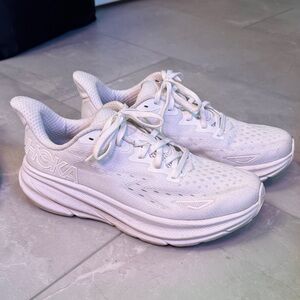 HOKA Clifton 9 Women's White Running Shoes size 9